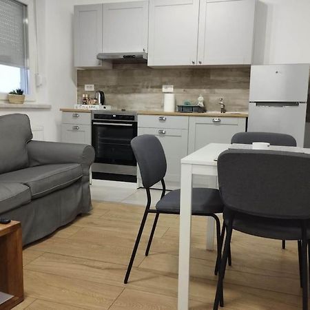 Lovely Flat, City Center With Free Parking Varaždin Esterno foto
