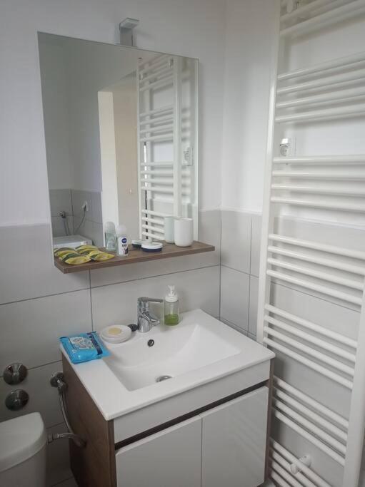Lovely Flat, City Center With Free Parking Varaždin Esterno foto